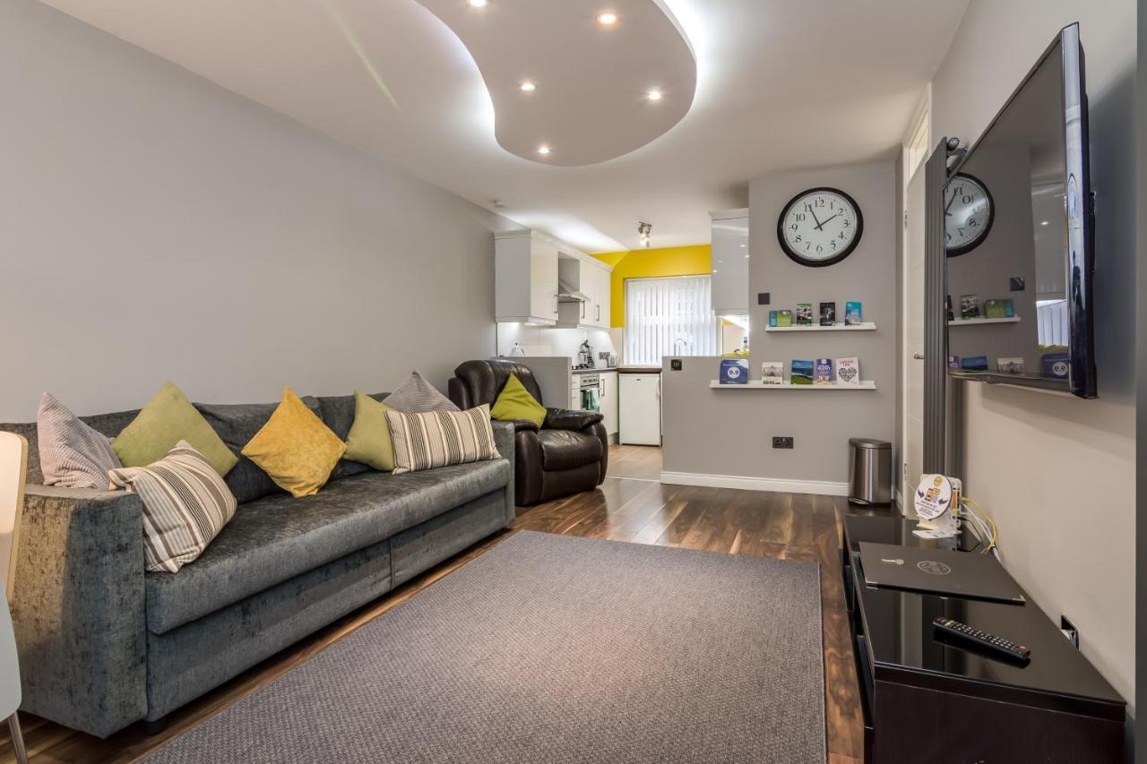Central Belfast Apartments, Salisbury Экстерьер фото
