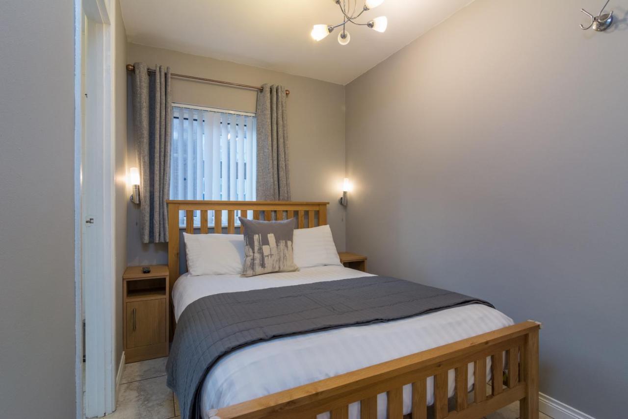Central Belfast Apartments, Salisbury Экстерьер фото