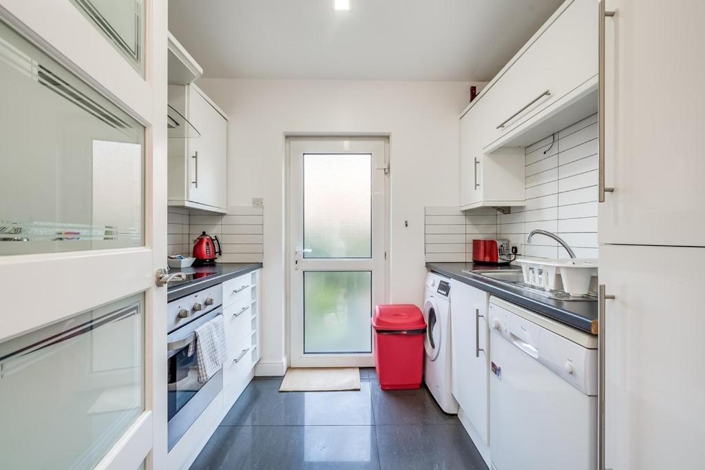 Central Belfast Apartments, Salisbury Экстерьер фото