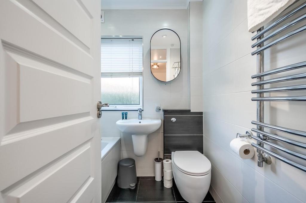 Central Belfast Apartments, Salisbury Экстерьер фото